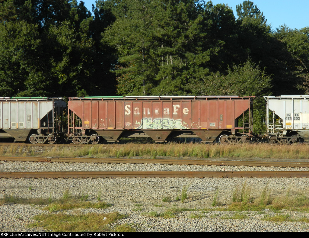 ATSF 315378 "SANTA FE" (COVERED HOPPER)